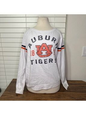 Colosseum Athletics Auburn Tigers White Crewneck Sweatshirt Medium